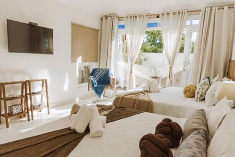 Casa Blanca Neoclassical Comfort, Búzios/RJ House in Armacao dos Buzios