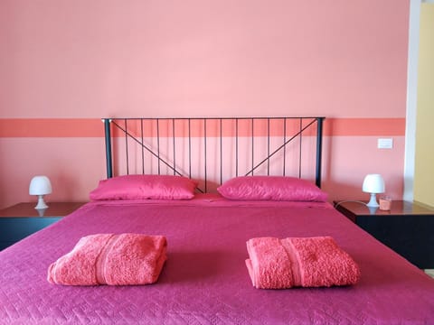 Bed, Day, View (from property/room), Photo of the whole room, Bedroom, towels