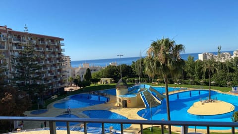 Pool view, Sea view