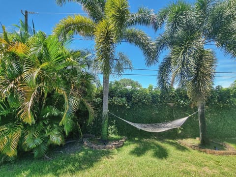 Surf House - Paddleboards - Canoes -1 mile to Wilton Manors House in Wilton Manors