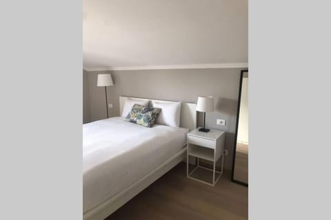 Villa Corazza-Bezauberndes Appartment+ Schwimmbad Apartment in Tirol