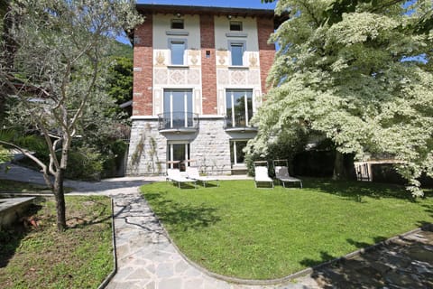Villa Magnolia Villa in Province of Lecco