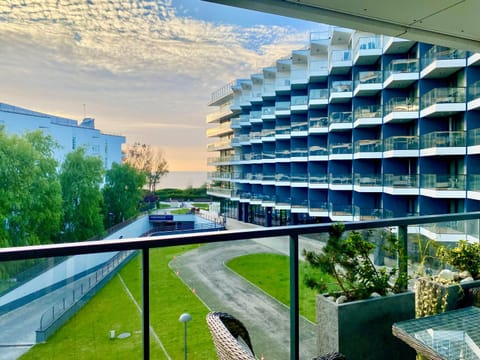 Property building, Day, Garden, View (from property/room), Balcony/Terrace