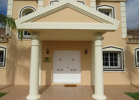 Spacious 700m2 villa, Golfers paradise. Villa in Costa del Sol