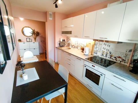 Coffee/tea facilities, Dining area, pet friendly, stove, kitchen