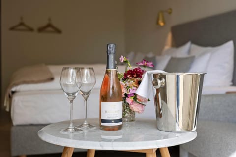 Bed, Food and drinks, Bedroom, Drinks