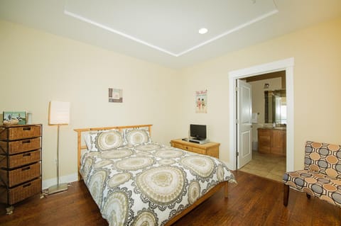 Michaels Beach Place at Shoreline Ridge House in Newport