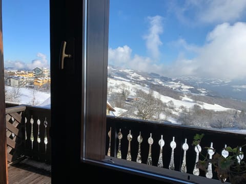 Winter, Balcony/Terrace, Mountain view