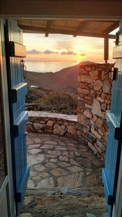 View (from property/room), Mountain view, Sea view, Sunset