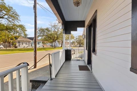 Fabulous Franklin 2BD steps from St Claude Ave House in Ninth Ward