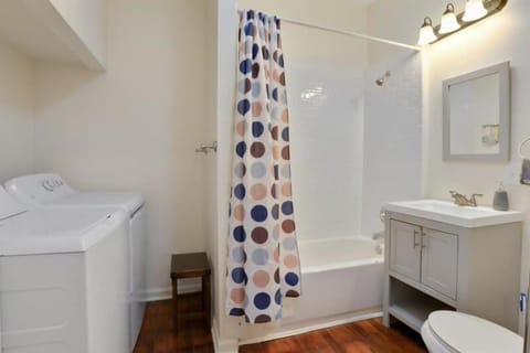 Fabulous Franklin studio steps from St Claude Ave House in Ninth Ward