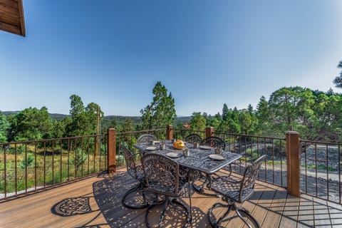 Patio, Natural landscape, View (from property/room), Balcony/Terrace