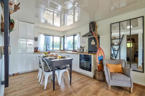 Kitchen or kitchenette, Dining area, River view, dishwasher, kitchen