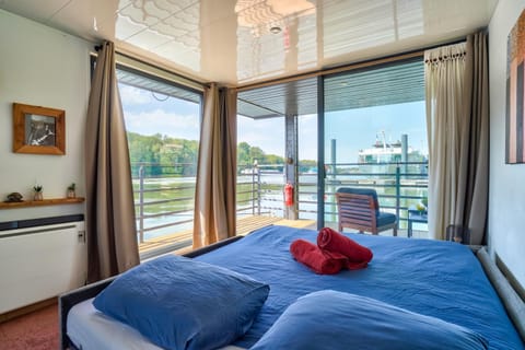 Living room, Photo of the whole room, Bedroom