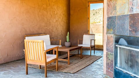 Desert villa with great views, hot tub and mini-golf Villa in Yucca Valley