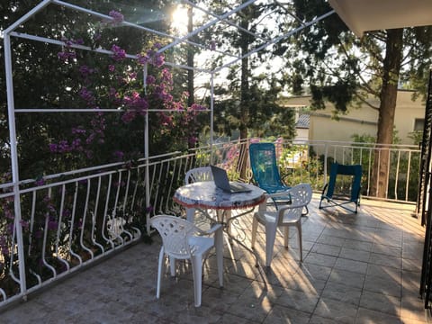 Garden, View (from property/room), Balcony/Terrace
