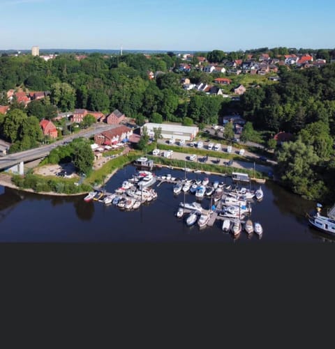 Property building, Restaurant/places to eat