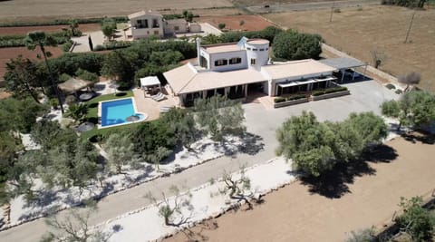Property building, Bird's eye view, Pool view, Parking