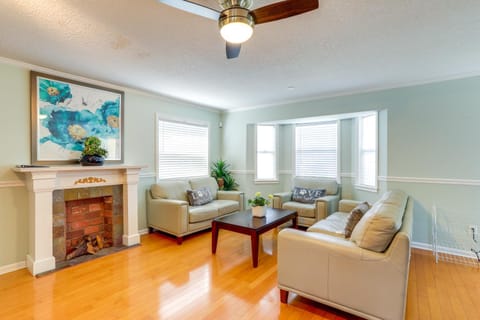 4 Mi to Beaches Alluring Largo Hideaway! House in Largo