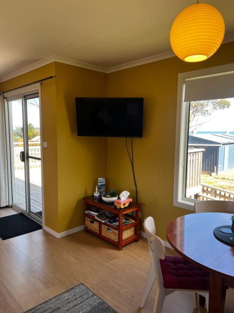 TV and multimedia, Living room, Dining area