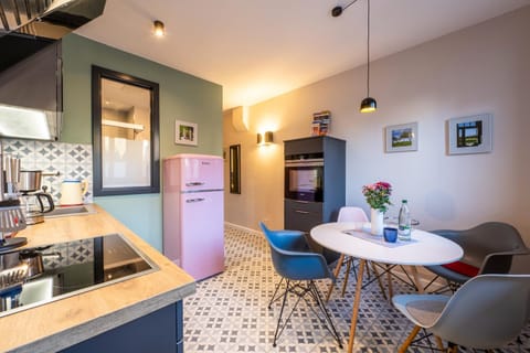 Kitchen or kitchenette, Dining area, kitchen