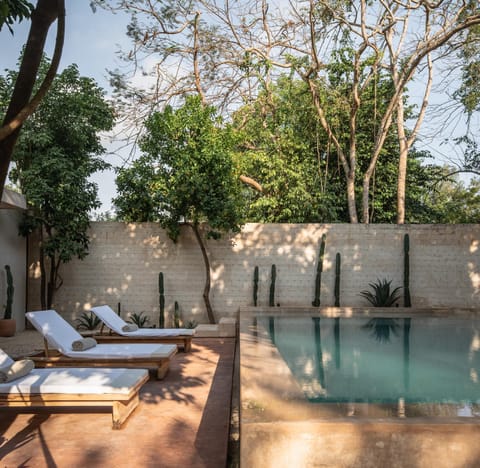 Swimming pool