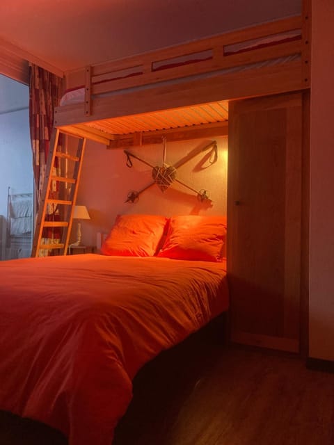 Bed, Night, People, Bedroom, bunk bed