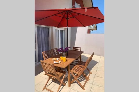 Superbe appartement au calme avec vue sur le Lac. Apartment in Évian-les-Bains