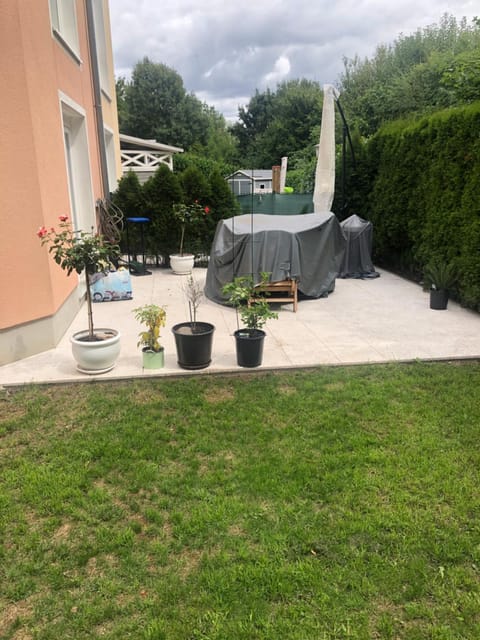 Garden, Garden, Balcony/Terrace, Garden view