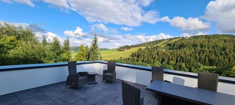 Balcony/Terrace, Mountain view