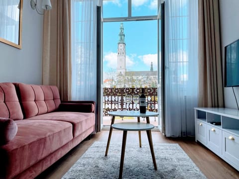 Nearby landmark, View (from property/room), Balcony/Terrace, Living room, Seating area, Landmark view