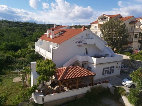 Property building, Garden, Balcony/Terrace