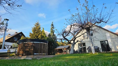 Garden, Hot Tub, Hot Tub, Garden view