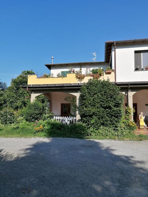Le camelie House in Province of Massa and Carrara