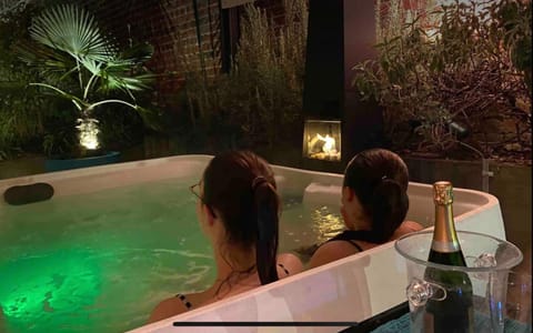 Le jacuzzi de Marie Vacation rental in Flanders