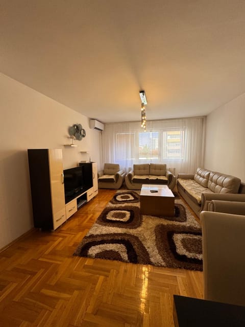 Big spacious apartment in Pej center with WI-FI Apartment in Montenegro