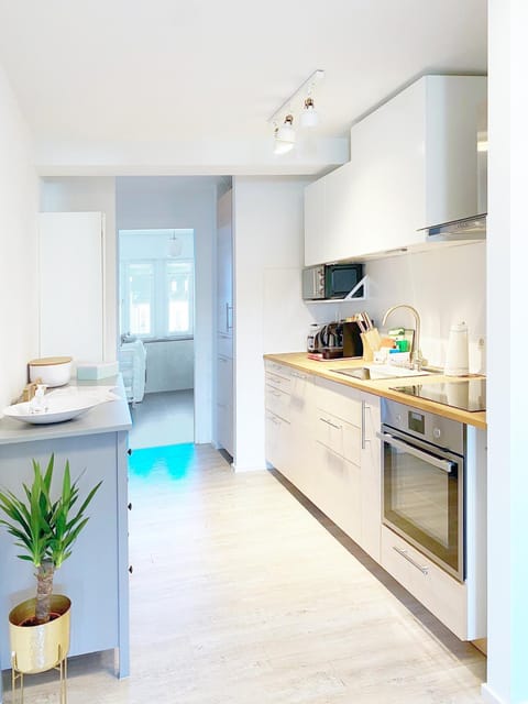 Kitchen or kitchenette, kitchen, kitchen