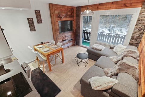 TV and multimedia, Balcony/Terrace, Living room, Dining area