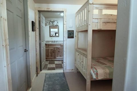 New! Lower Level Ranch Home - 10 mins to Town House in Butte