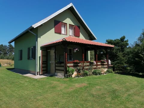 Property building, Facade/entrance, Garden