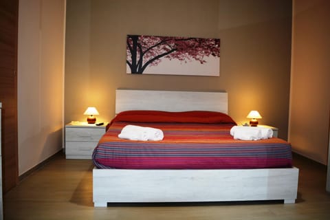 Bedroom, towels
