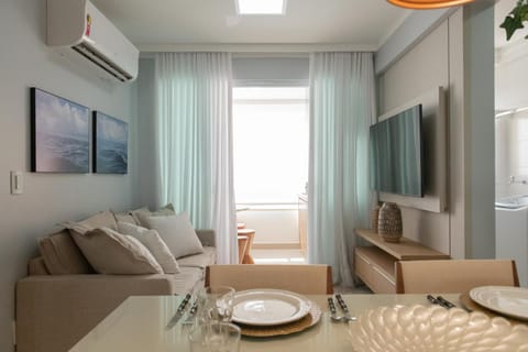 Communal lounge/ TV room, TV and multimedia, Living room, Seating area, Dining area, air conditioner