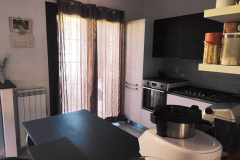 Large house 3 floors City 'n sea Apartment in Rome