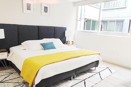 Leonora MaiaHome-Amplio apt en Polanco a pasos de Masaryk 3BD + 3BT Apartment in Mexico City