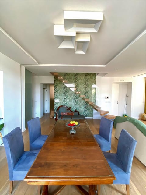Living room, Dining area, locker