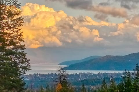 Lakeview Chalet House in Idaho
