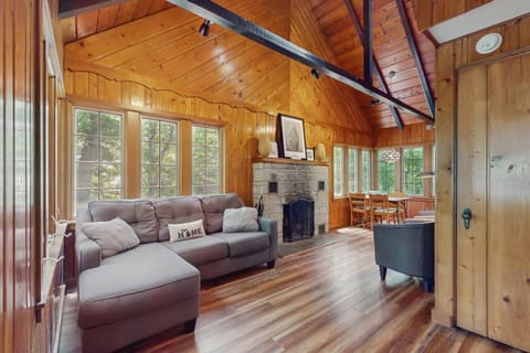 Hillside Cottage House in Michiana