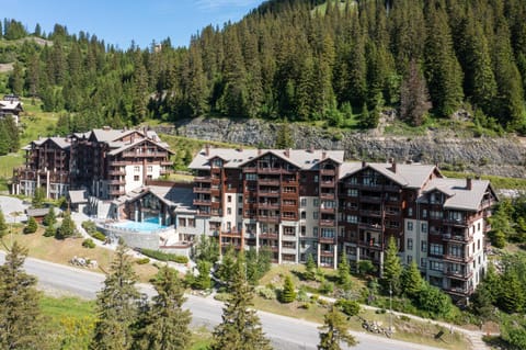 Property building, Nearby landmark, Spring, Day, Natural landscape, Bird's eye view, City view, Mountain view