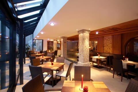 Restaurant/places to eat, Decorative detail