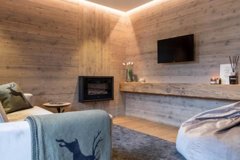 TV and multimedia, Seating area